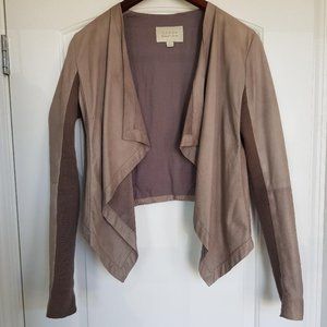 Hinge fitted womens leather jacket